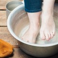 Apple Cider Vinegar Soak for Toenail Fungus: An Effective Home Remedy